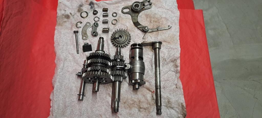 Boite de vitesses Yamaha DT 50 +pièces, Enlèvement ou Envoi, Comme neuf, Yamaha