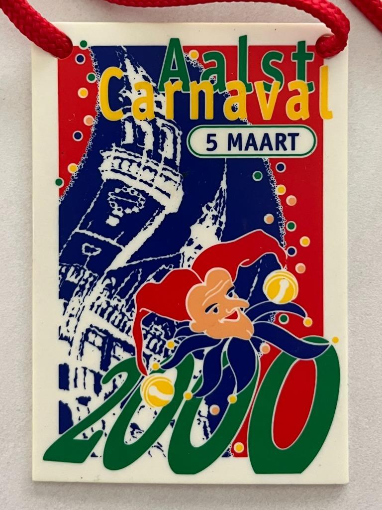 Aalst Oilsjt Carnaval medaille 2000 plastiek, Verzamelen, Ophalen