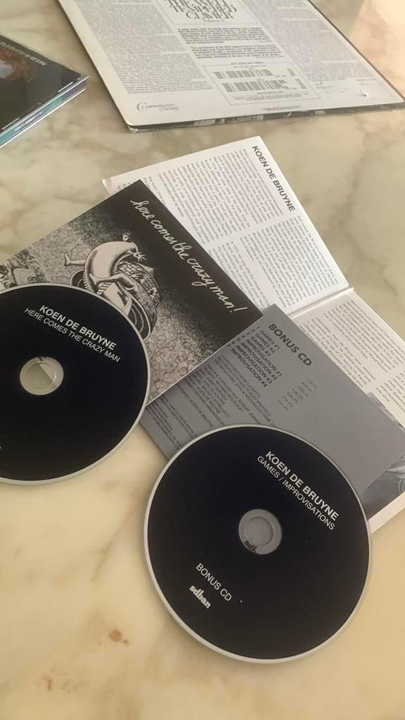 Koen De Bruyne ~ Here comes the crazy man ! + bonus cd, Ophalen of Verzenden