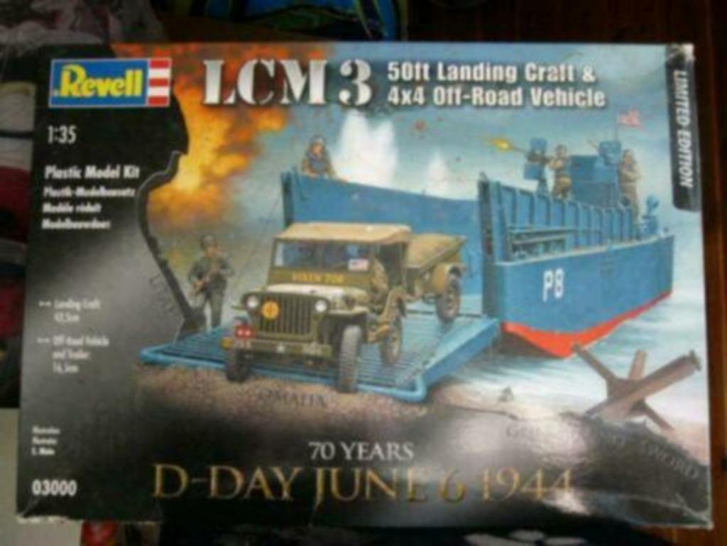 REVELL 03000 LCM3 50ft landing craft & 4X4 off-road ve. 1/35, Ophalen of Verzenden, Nieuw, 1:32 tot 1:50, Revell