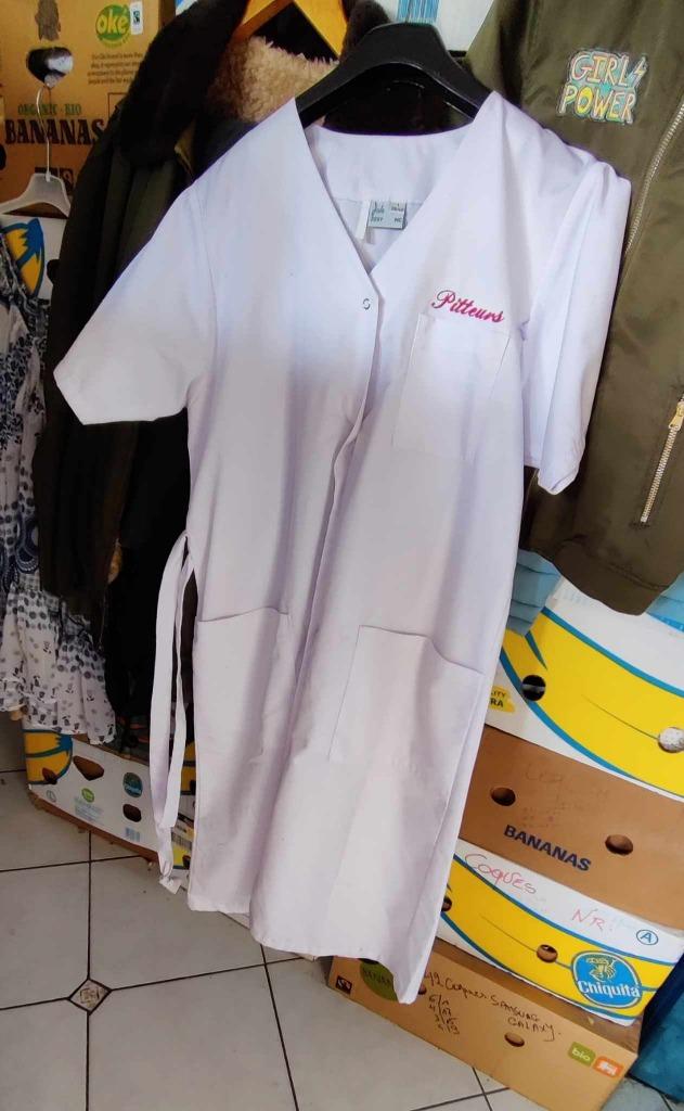 Tablier école "Pitteurs" long,  manches courtes taille 38/40, Vêtements | Femmes, Autre, Manches courtes, Taille 38/40 (M), Enlèvement ou Envoi