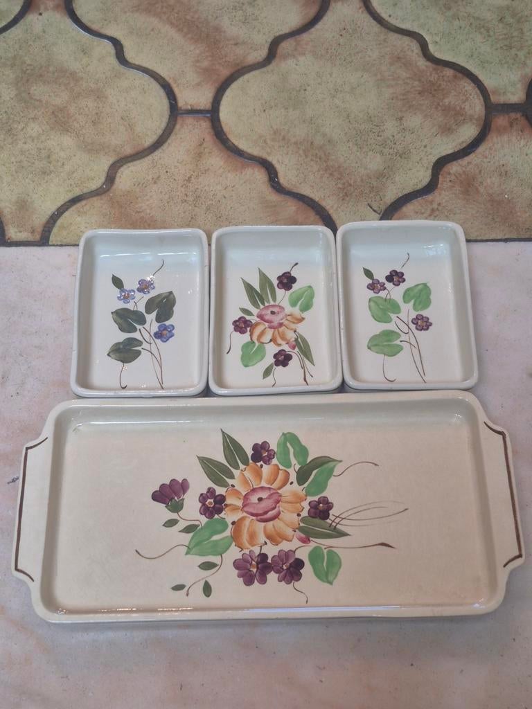 Service à apéro vintage Boch Frères Keramis en bon état., Enlèvement, Utilisé, Rectangulaire, Autres matériaux