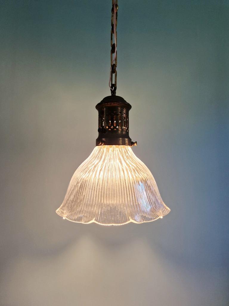 Grande suspension Holophane en verre rainuré, 1920-30, Enlèvement ou Envoi