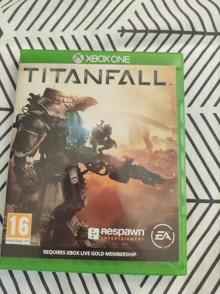 Titanfall Xbox one.(doosje kapot)., Ophalen of Verzenden, Zo goed als nieuw