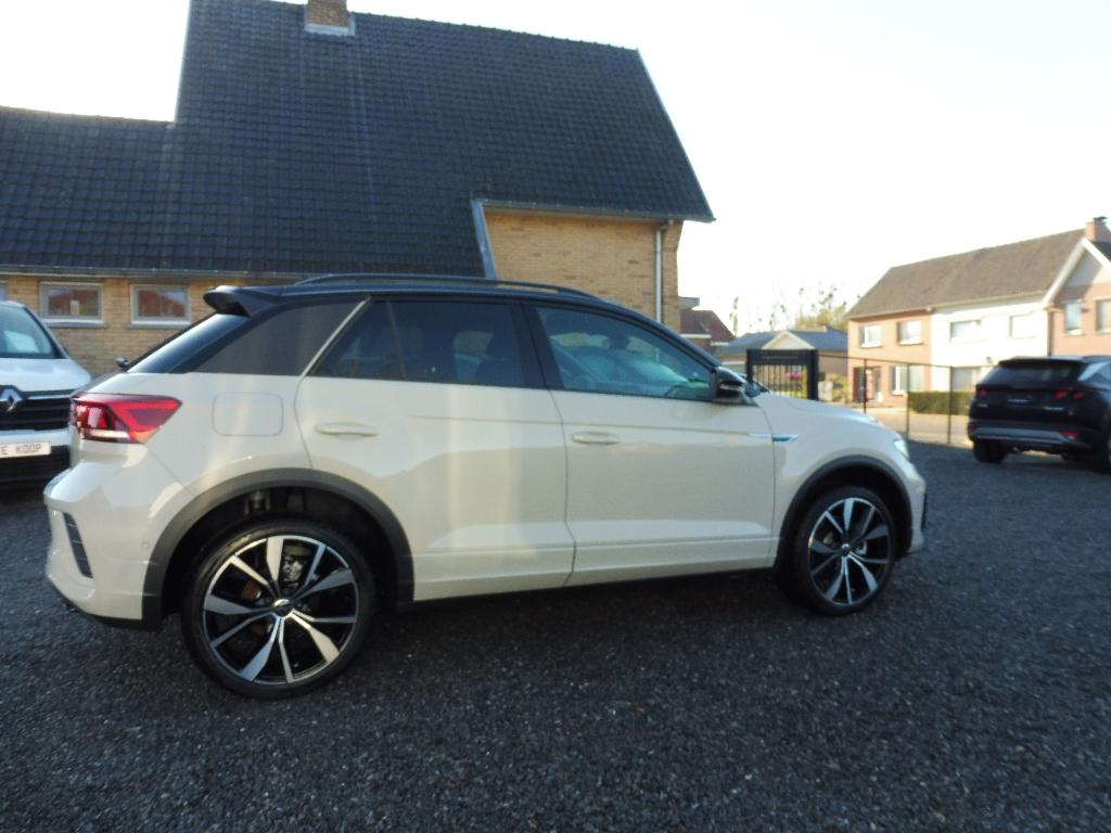 VW T-ROC 1,5TSI DSG R-LINE BLACK PACK 150PK/panodak, 1498 cc, 4 cilinders, USB, Alcantara