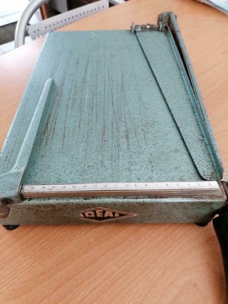 Oud snijmachine ideal, Ophalen, Gebruikt
