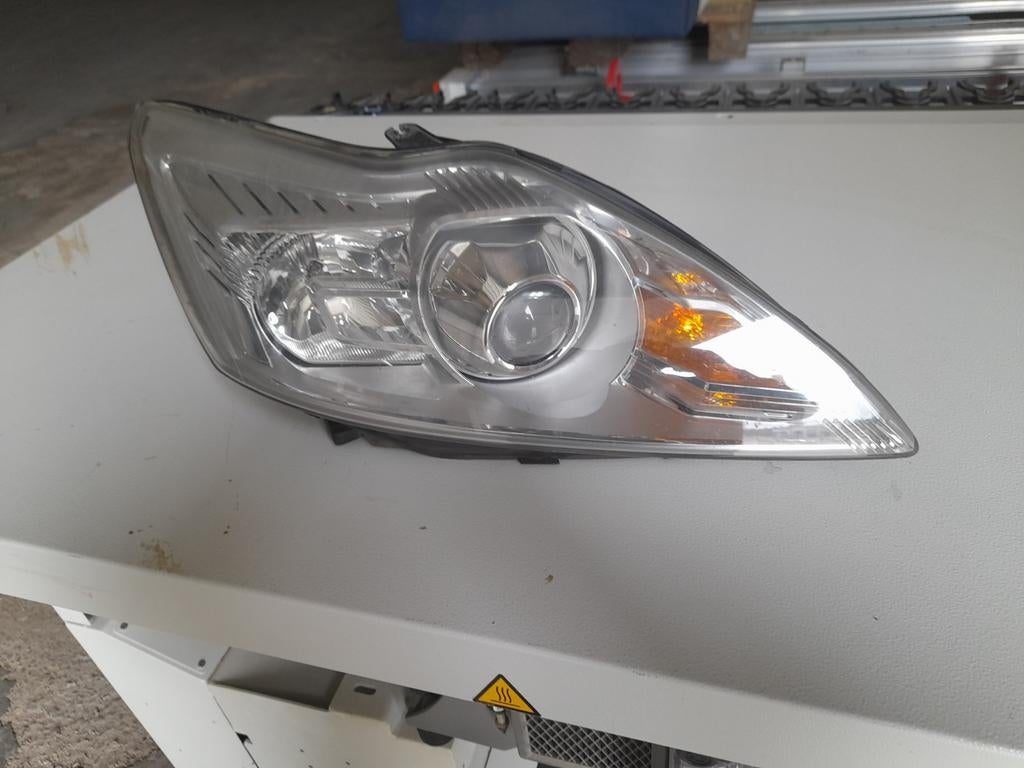 Phare XENON DROIT FORD FOCUS 2 Phase 2 // 5060 AUVELAIS, Autos : Pièces & Accessoires, Enlèvement ou Envoi, Utilisé, Ford