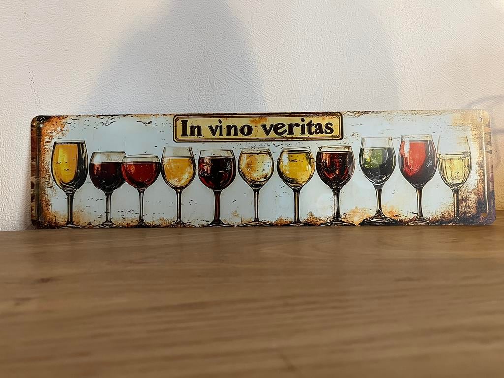 Metalen plaat in vino veritas, Ophalen of Verzenden, Zo goed als nieuw