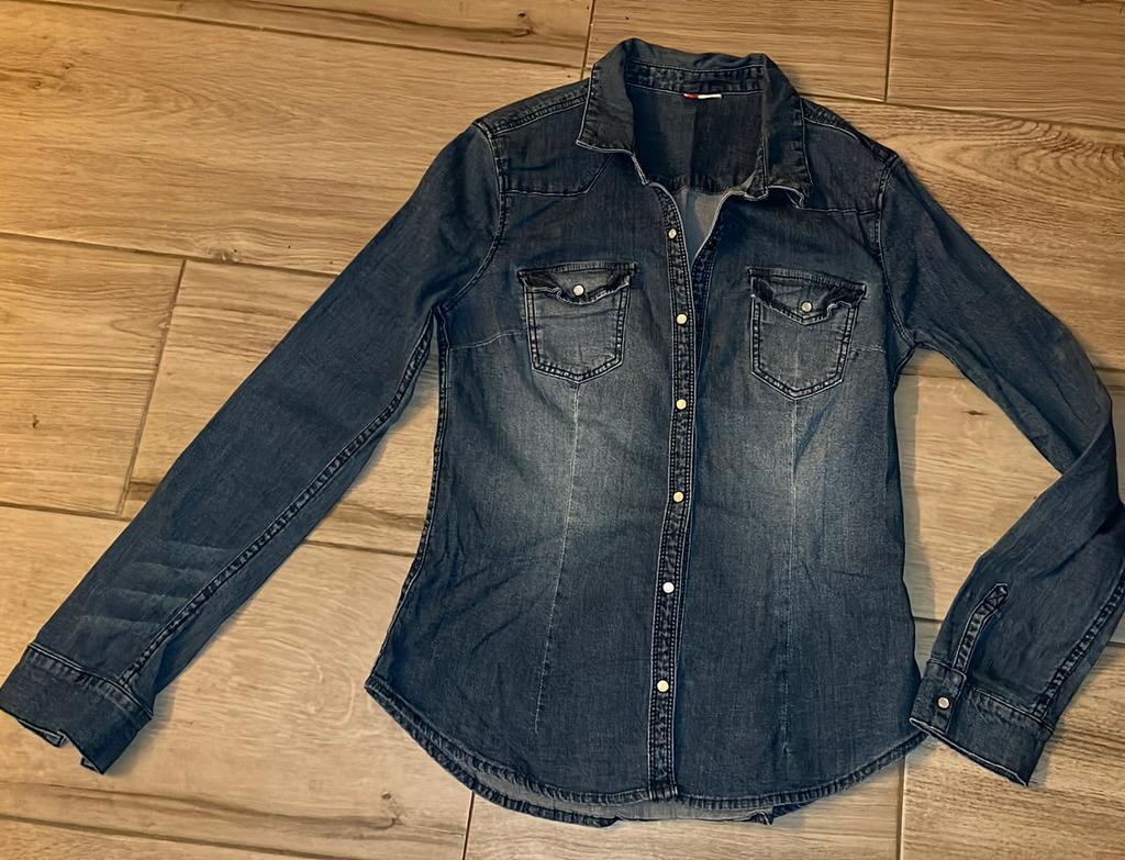 Leuk jeanshemd met drukknoppen (22/10), Ophalen of Verzenden, Zo goed als nieuw, Maat 34 (XS) of kleiner, Blauw
