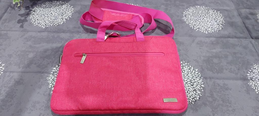 Housse exemple ordinateur portable ou tablette état nickel, Ophalen of Verzenden, 14 inch, Zo goed als nieuw