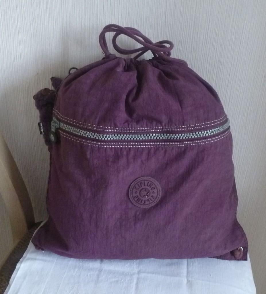 Kipling sportrugzak (gym, zwembad etc.) + aap, Handtassen en Accessoires, Tassen | Rugtassen, Gebruikt, Kipling, 25 tot 40 cm