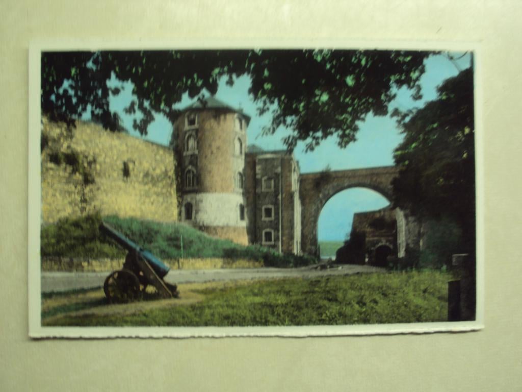54980 - NAMUR-CITADELLE - CHATEAU DES COMTES - ZIE 2 FOTO'S, Envoi
