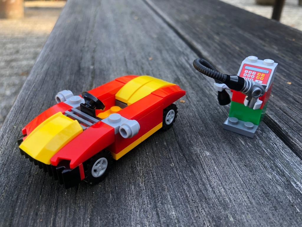 Lego 40277: voiture et pompe  à essence (7,50/pce), Enlèvement ou Envoi, Comme neuf, Ensemble complet, Lego