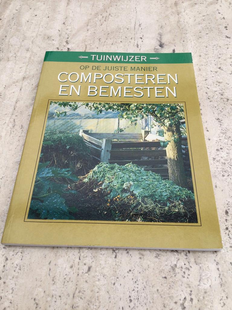 Tuinwijzer: op de juiste manier composteren en bemesten, Ophalen of Verzenden, Zo goed als nieuw