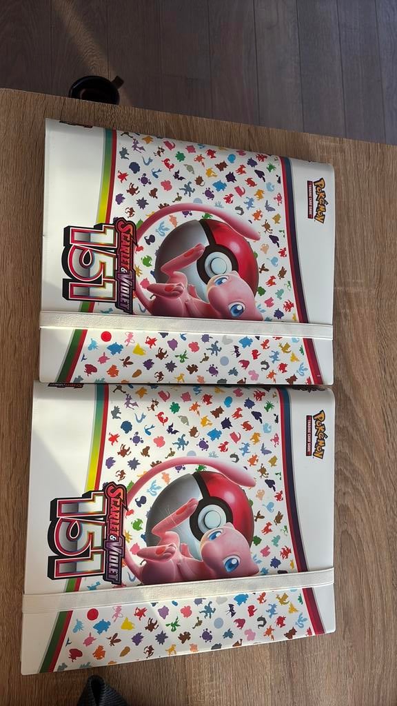 1x verzamelmap scarlet & violet 151 te koop., Ophalen, Zo goed als nieuw