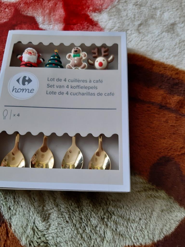 Cuillères à café, Enlèvement