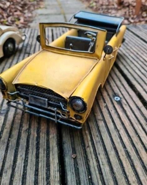 Peugeot 404, en métal,, Enlèvement ou Envoi, Comme neuf