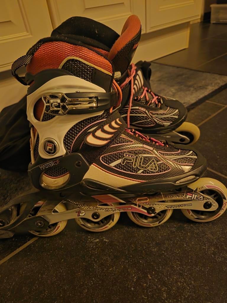 FILA maat 38, bijhorende draagzak en beschermingstukken, Sport en Fitness, Skeelers, Ophalen, Zo goed als nieuw