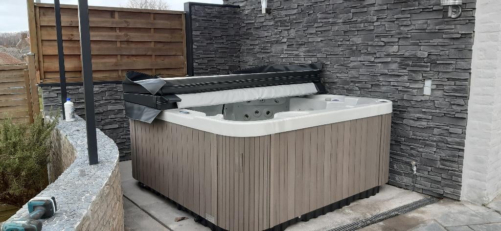 Jacuzzi Wellis,6 places  Européen avec services 0476885653, Enlèvement ou Envoi, Neuf, Autres types