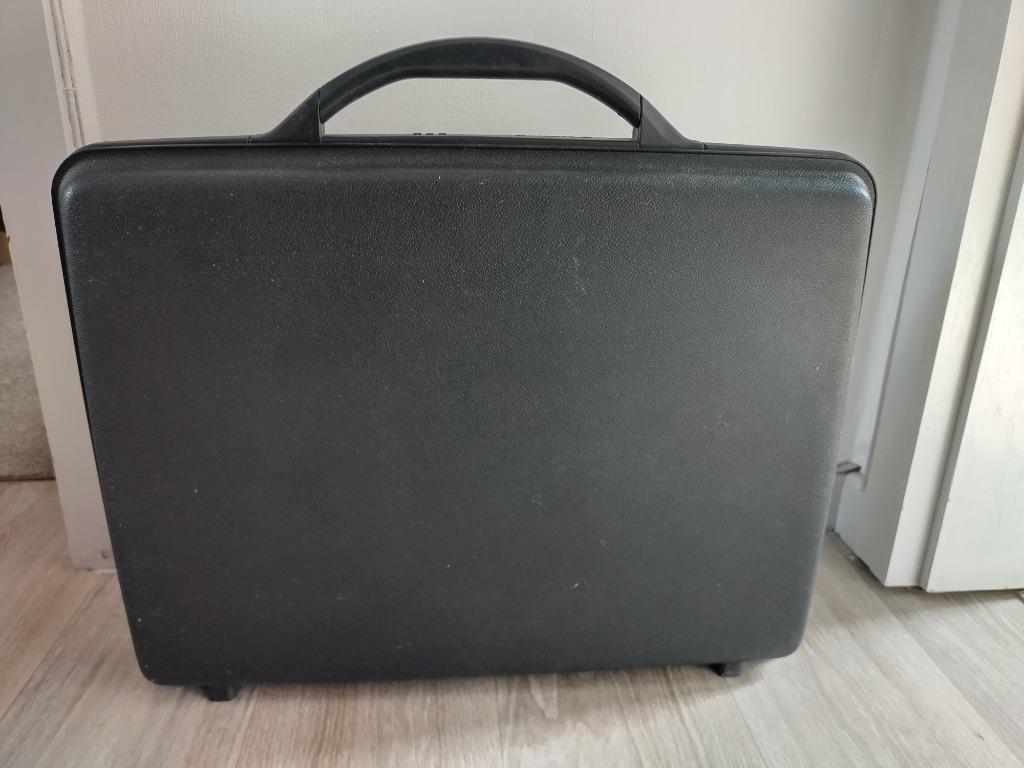 Attaché-case Samsonite, Enlèvement ou Envoi, 30 à 40 cm, Comme neuf, Porte-documents ou Cartable