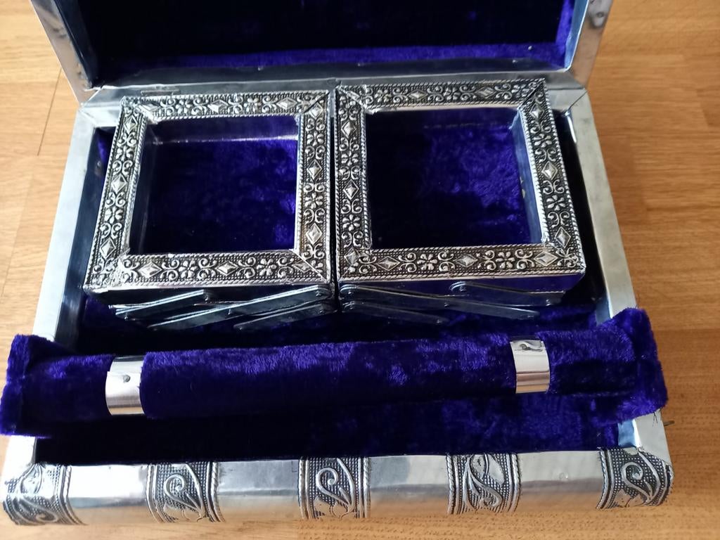 QUELLE BOÎTE À BIJOUX ! ! !, Enlèvement ou Envoi
