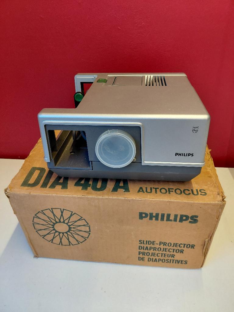 Projecteur de diapositives Philips Dia 40A autofocus, Enlèvement ou Envoi, Utilisé