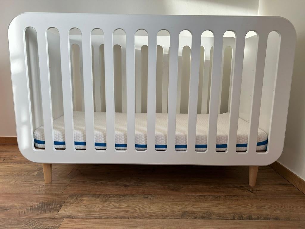 Babybed Jimi, Ophalen, Zo goed als nieuw, Ledikant