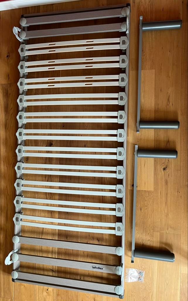 90x220cm groot eenpersoonsbed met Lattoflex-matras, Ophalen, Zo goed als nieuw