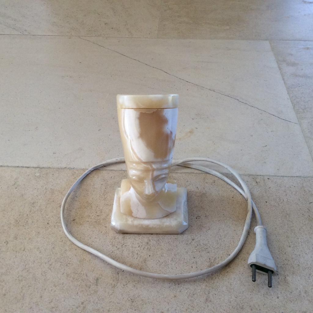 Nefertiti lampje, Ophalen, Zo goed als nieuw
