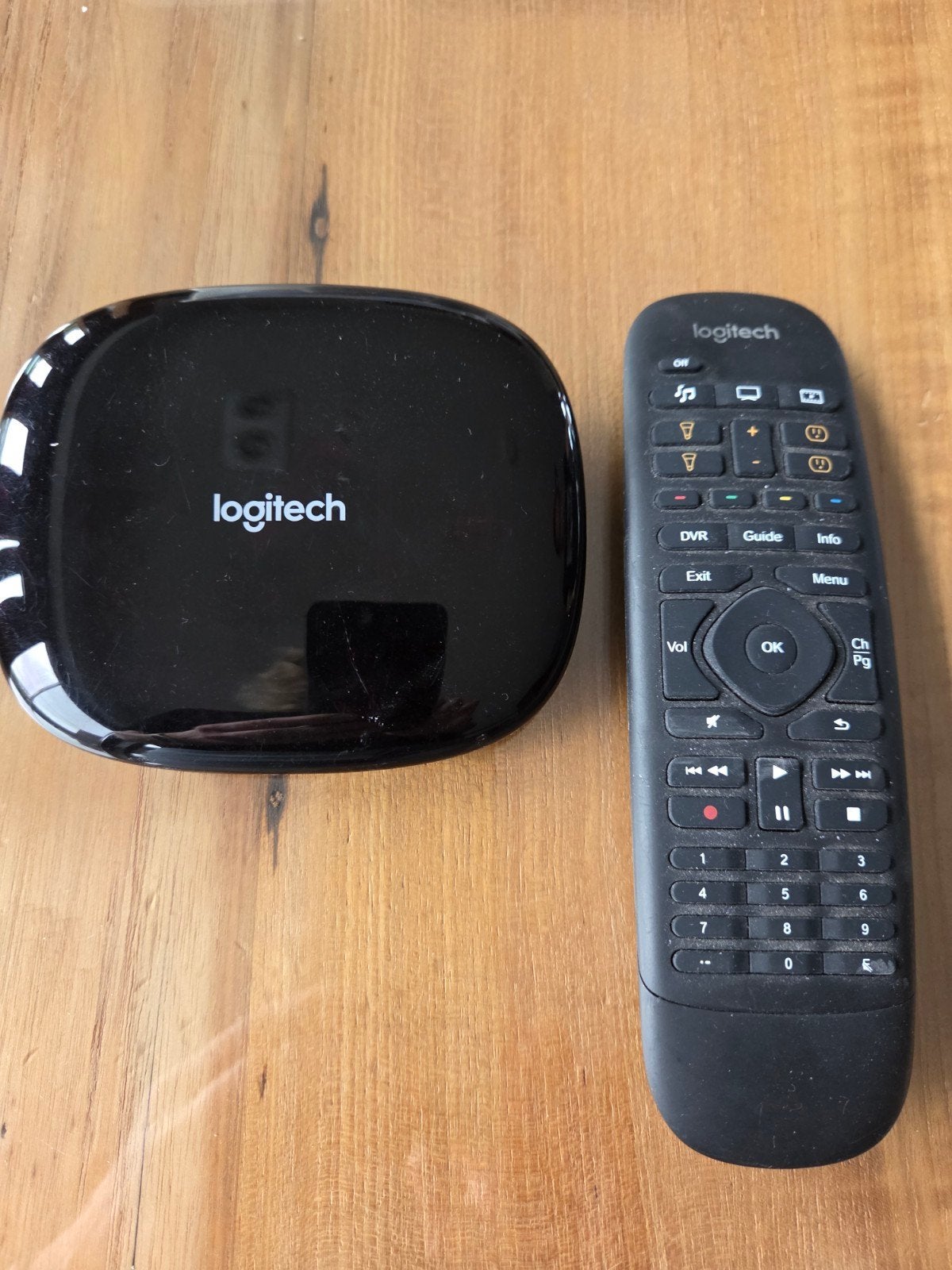 logitech harmony hub en afstandsbediening, Audio, Tv en Foto, Ophalen of Verzenden, Gebruikt, Origineel, Mediaspeler