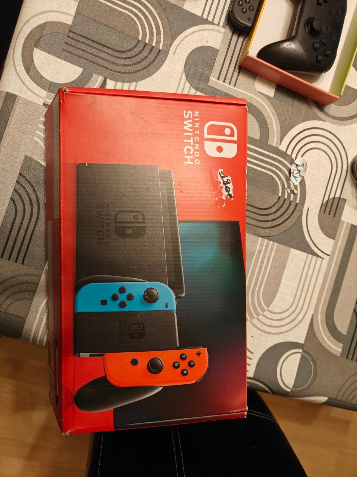 Nintendo Switch + manettes supplémentaires., Consoles de jeu & Jeux vidéo, Enlèvement, Utilisé, Avec 3 manettes ou plus, Switch Original