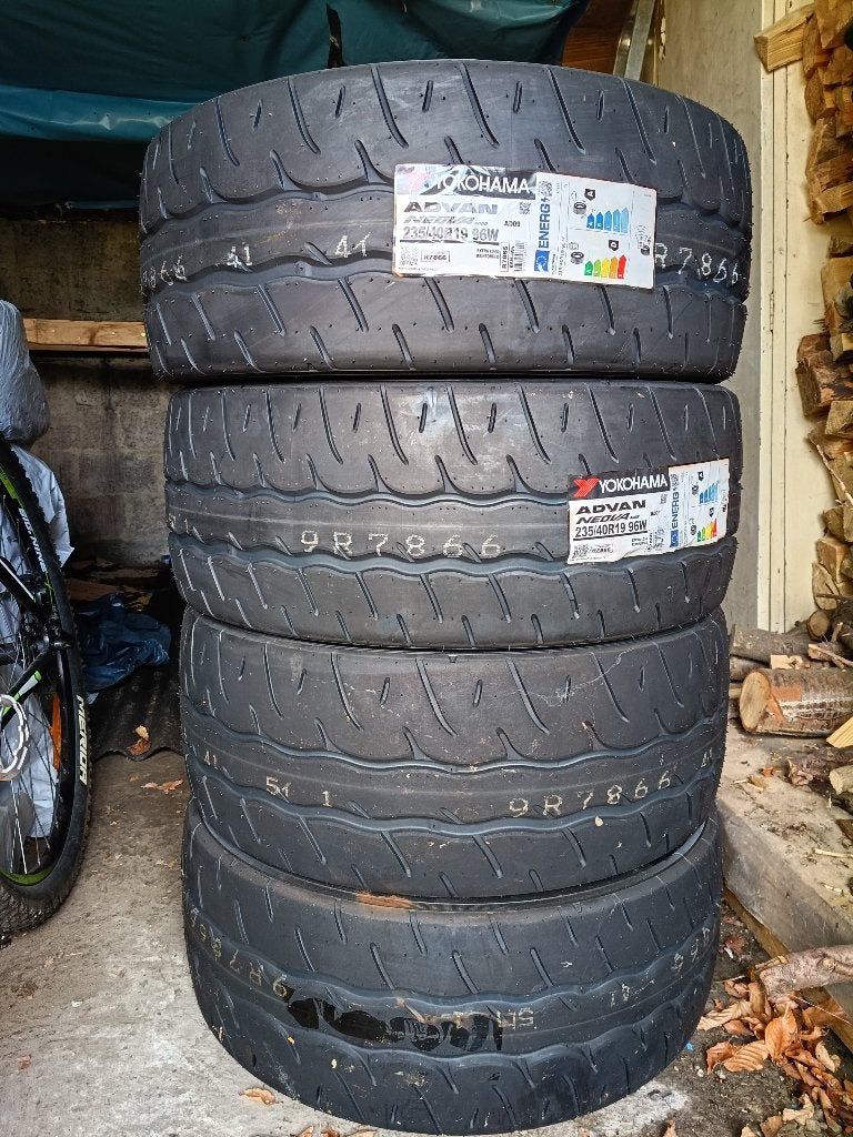 Semi Slicks Yokohama Advan Neova AD09 235/40/19, Autos : Pièces & Accessoires, Pneus & Jantes, Neuf, Véhicule de tourisme, Pneus été