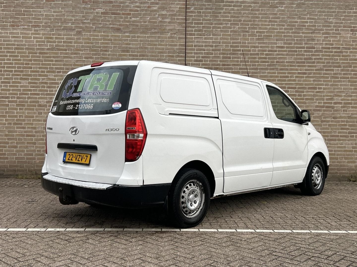Hyundai H 300 2.5 CRDi Active | € 2.450,- NETTO! | Zijschuif, ABS, Achat, Entreprise, Boîte manuelle