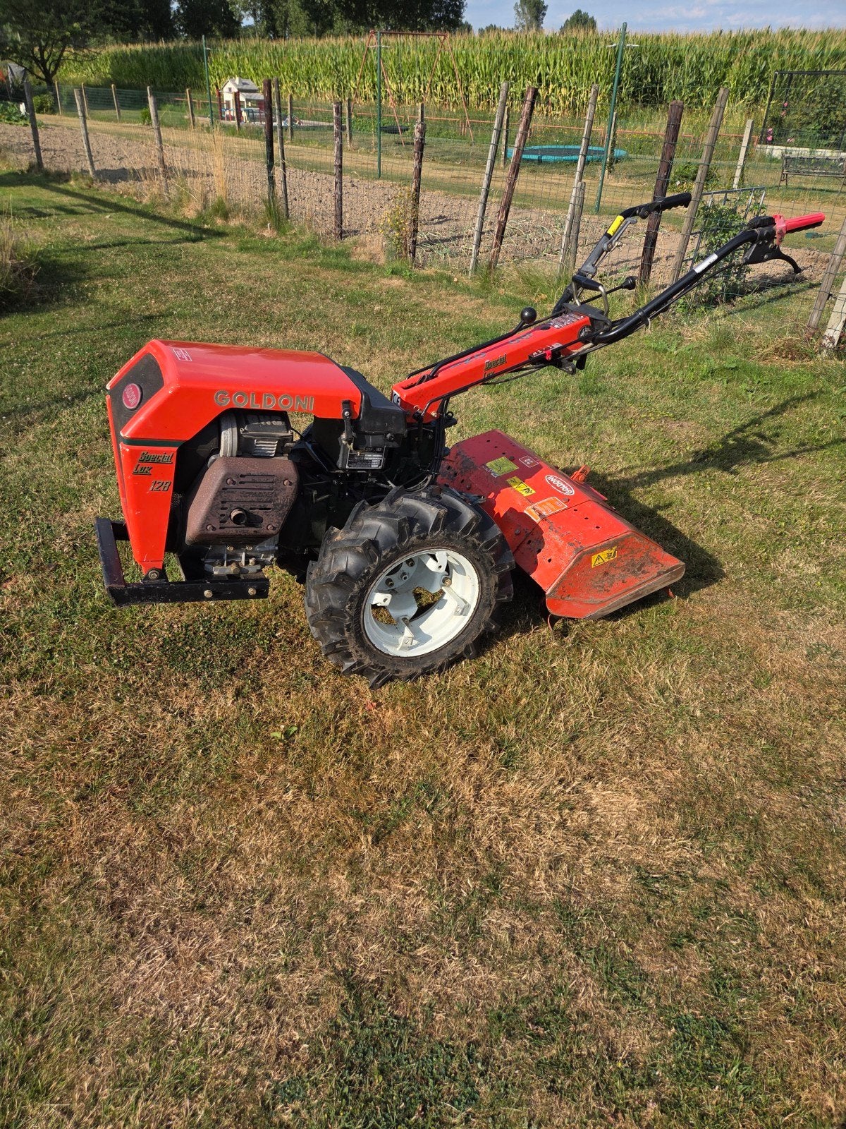 goldoni special lux 128 met bakfrees en ploeg., Doe-het-zelf en Bouw, Ophalen, Zo goed als nieuw, Benzine, Goldoni