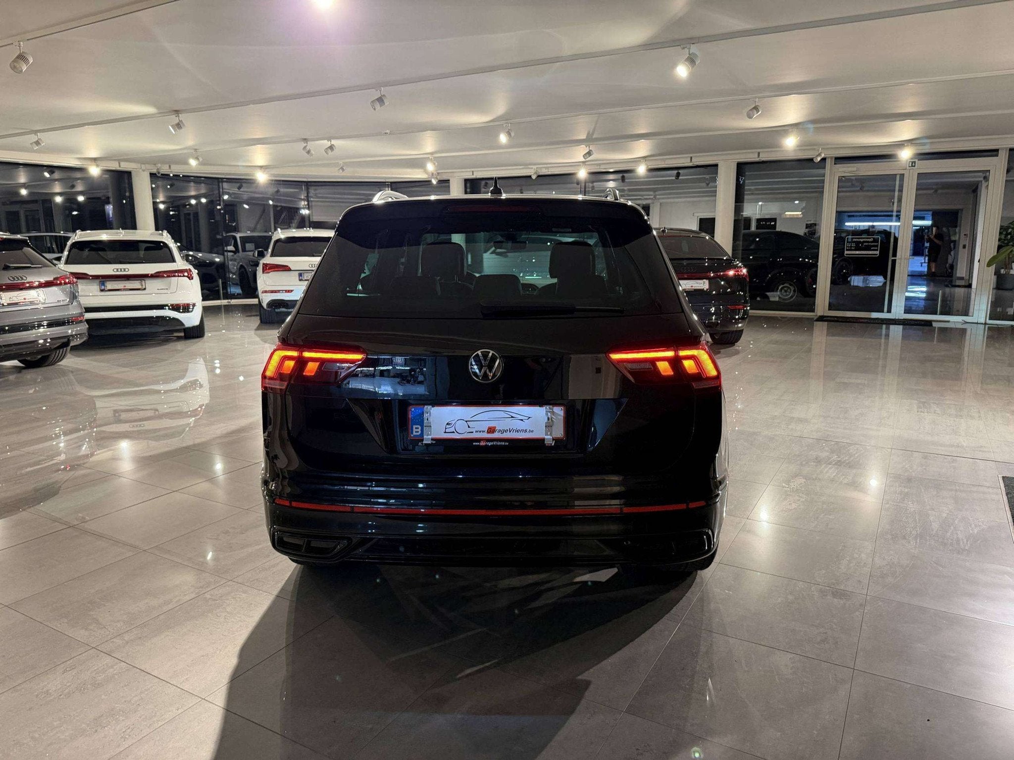 Volkswagen Tiguan 245PK PLUG IN * R-LINE * ALCANTARA * CAMER, Autos, 1395 cm³, Achat, Euro 6, 1820 kg
