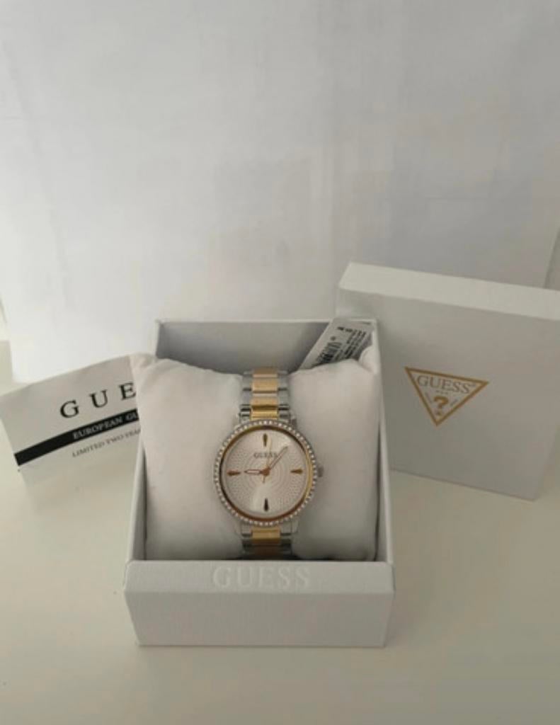 GUESS women’s watch - silver with gold, Handtassen en Accessoires, Horloges | Dames, Verzenden