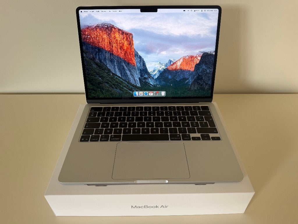 Apple MacBook Air M4 (2025) 13” – 16GB RAM / 512GB SSD, Computers en Software, Ophalen, 13 inch, 512 GB, Zo goed als nieuw