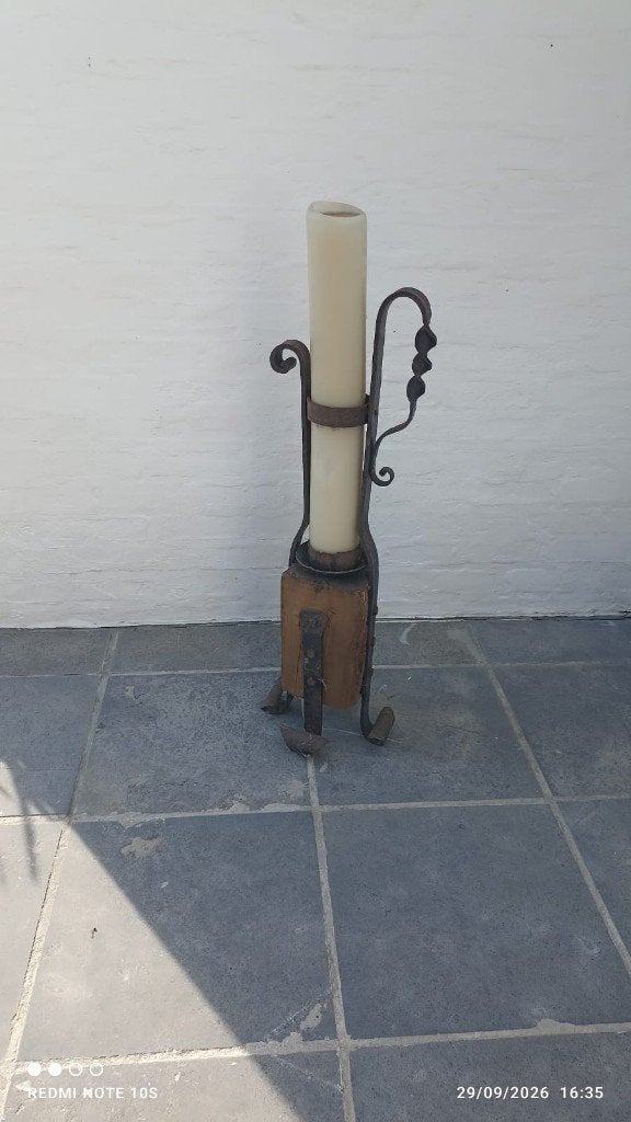 Porte-cierge ancien / bougeoir rustique en bois et fer forgé, Antiquités & Art, Enlèvement