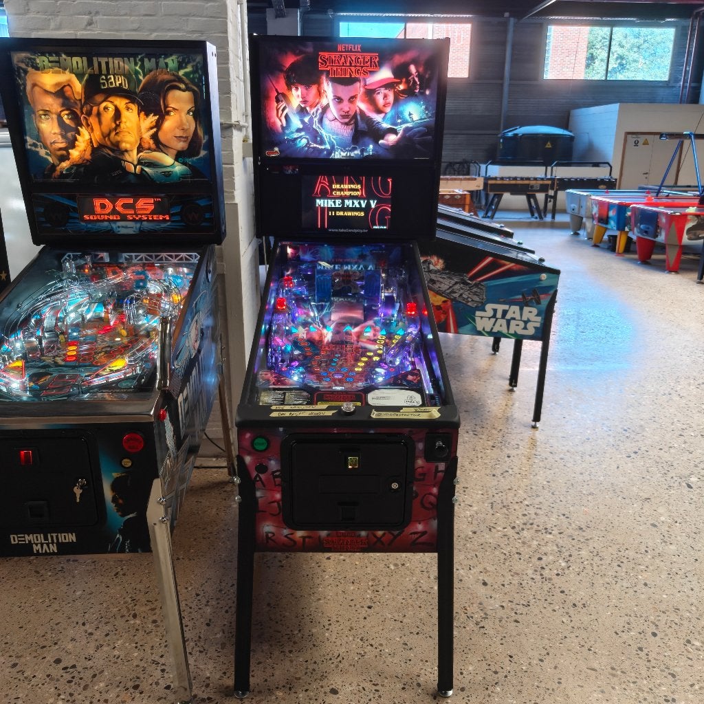 Pinball/flipper/flipper Stranger Things, Collections, Machines | Flipper (jeu), Utilisé, Stern, Enlèvement