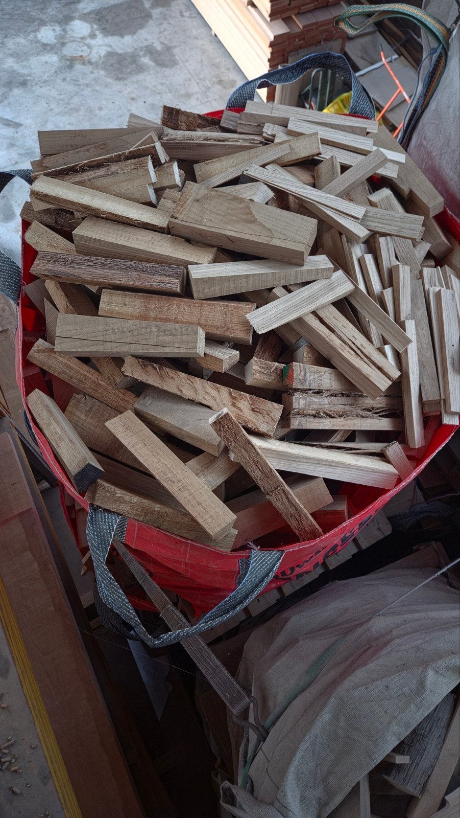 Brandhout, eik, beuk en rubberwood, Ophalen