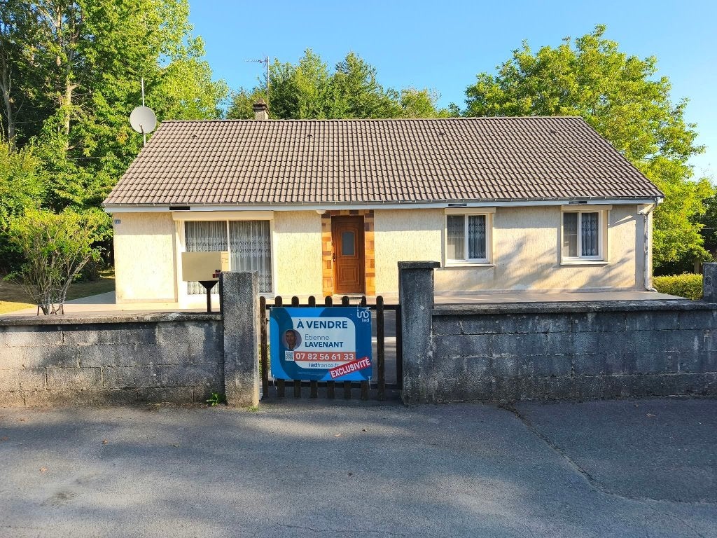 Pavillon de chasse, France, 93 m², Province de Hainaut, 1500 m² ou plus