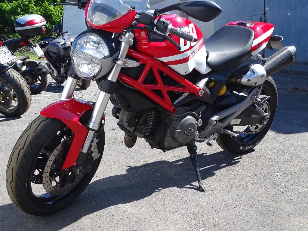 Monster 696, 700 cc, 2 cilinders, Motorrijbewijs A, Meer dan 35 kW
