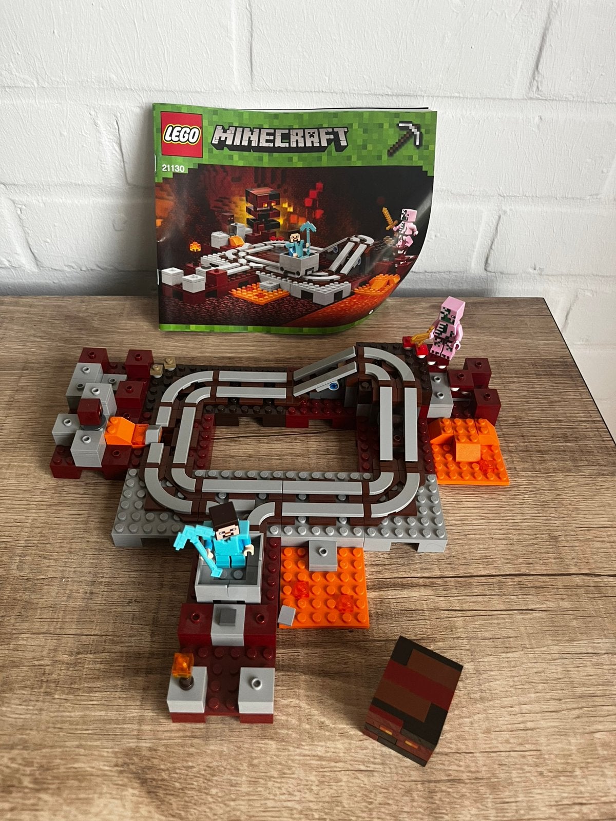 Lego Minecraft 21130 Les rails du Nether, Minecraft, Lego, Ophalen of Verzenden, Zo goed als nieuw