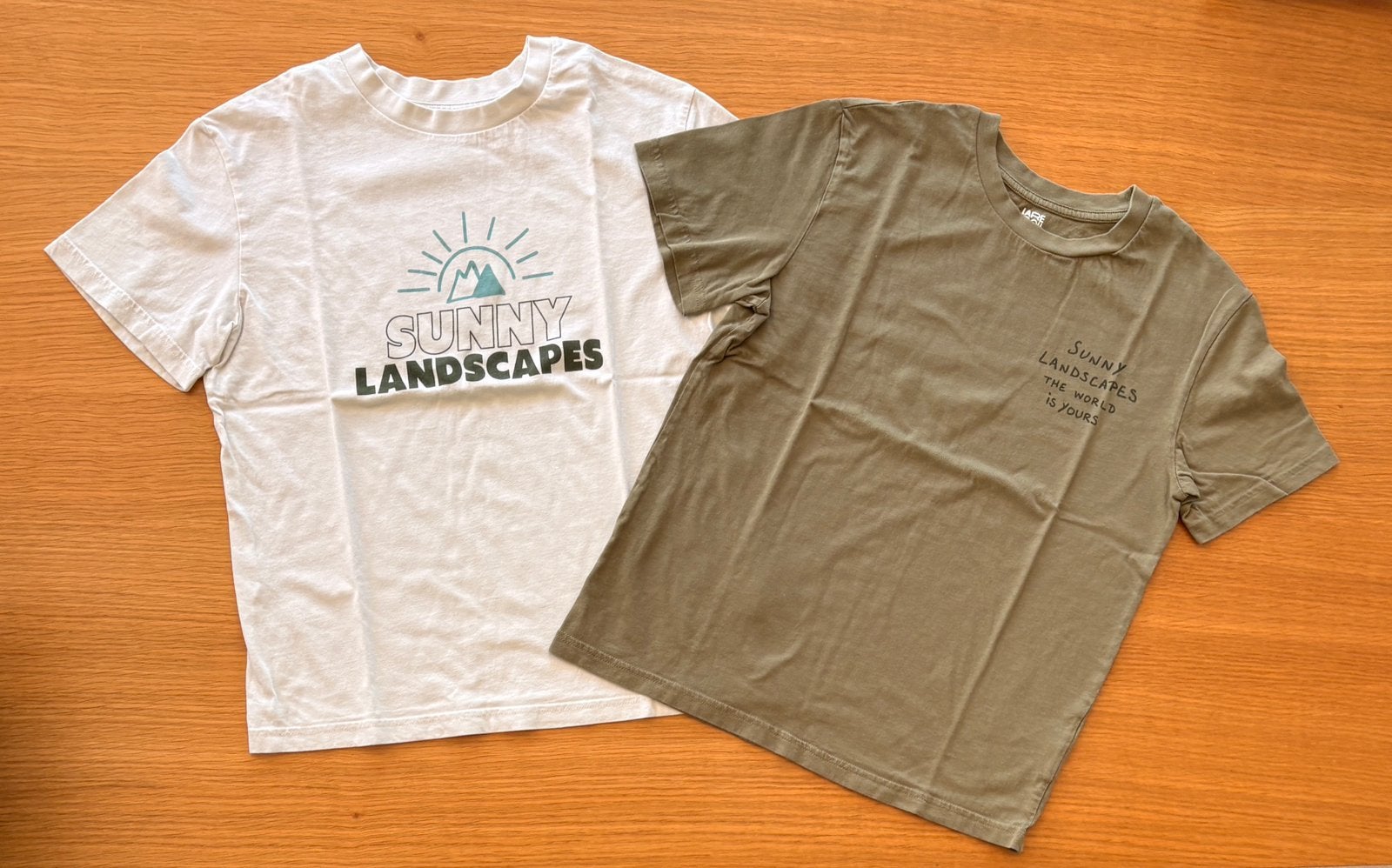 Lot de 2 t-shirt : écru + kaki - 12 ans - 7€, Enlèvement ou Envoi, Comme neuf, Garçon
