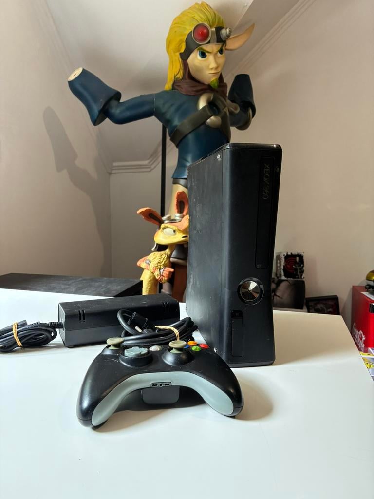 Xbox 360 slim Console met Controller, Games en Spelcomputers, Games | Xbox 360, Ophalen of Verzenden, Zo goed als nieuw