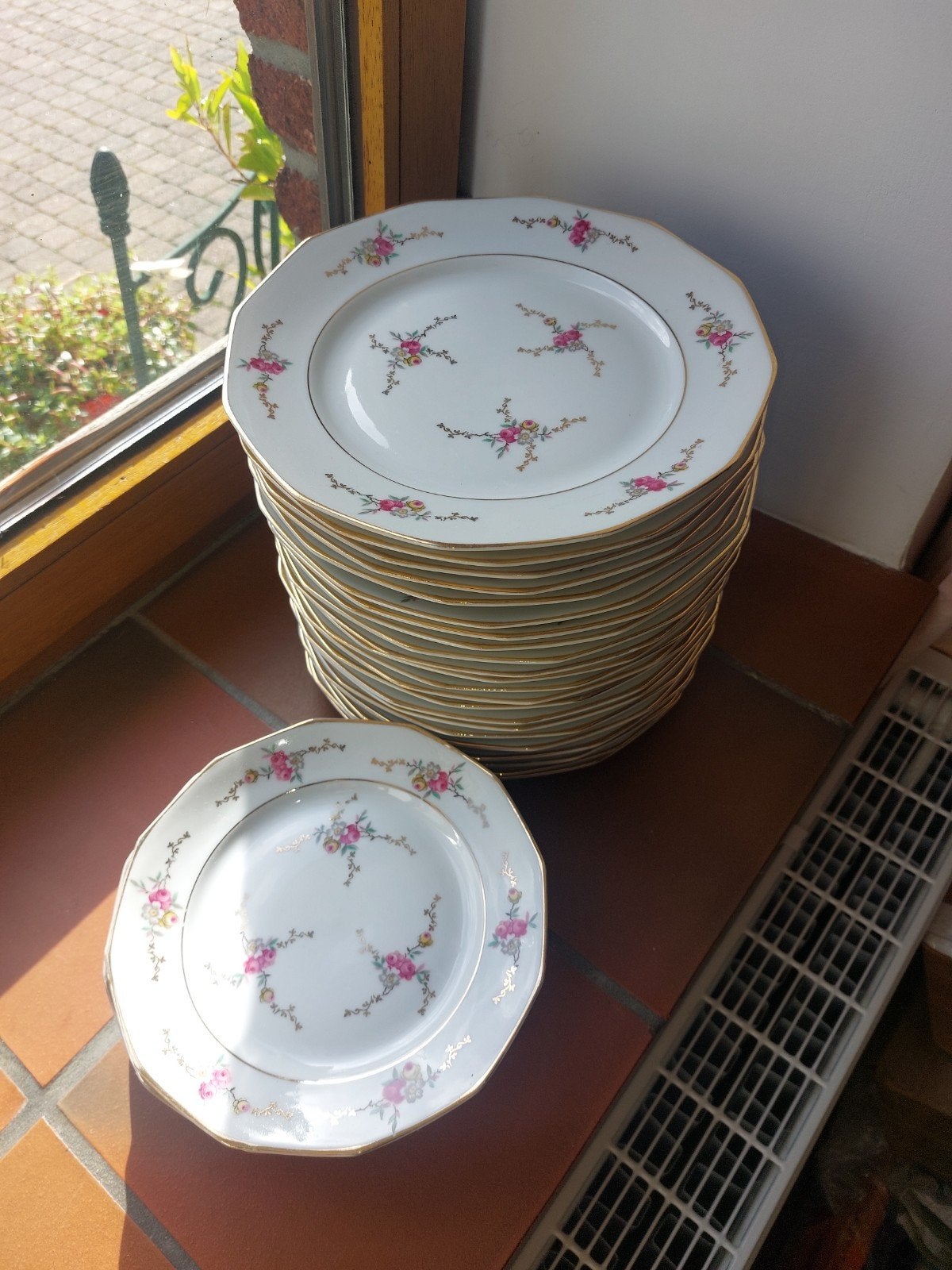 Service 29 assiettes en porcelaine CH-R  - Style Vintage, Enlèvement