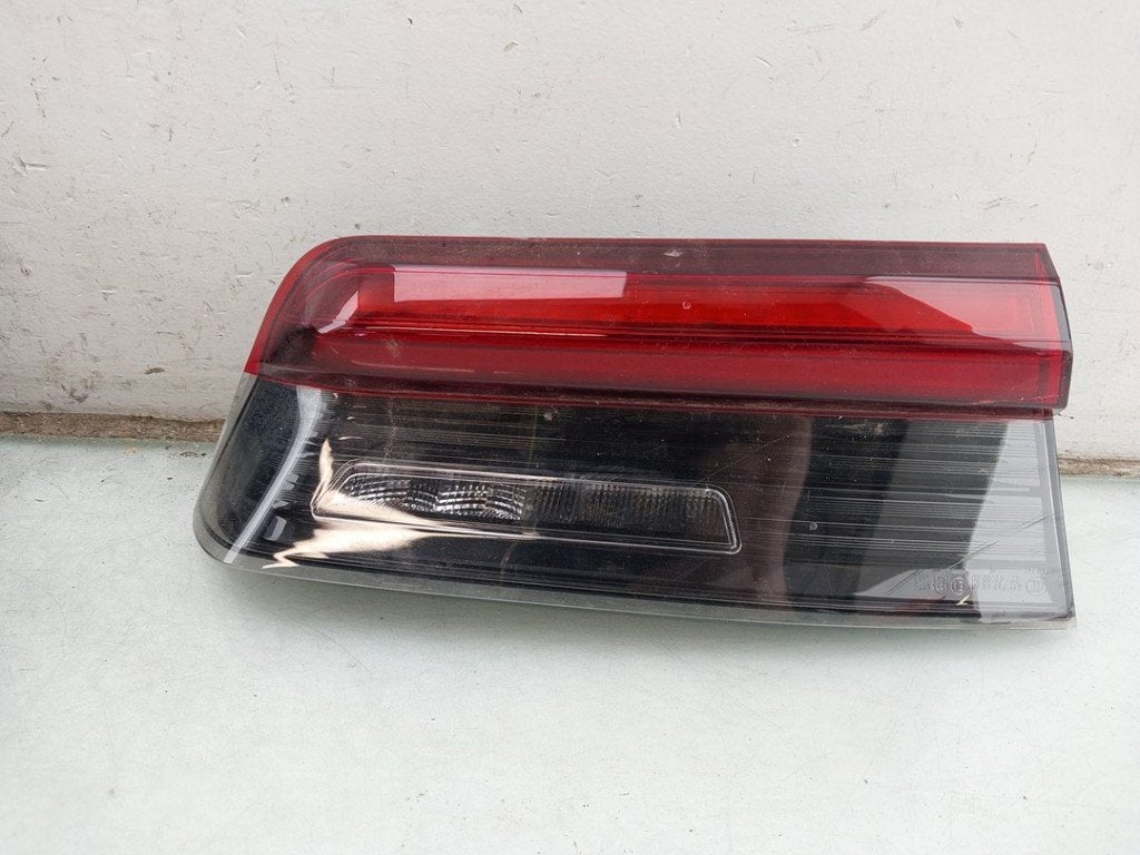 ACHTERLICHT LINKS BMW 3 serie Touring (G21), Auto-onderdelen, Gebruikt, Rixbecker Straße 75
59552  Lippstadt, DE, BMW, Info@forvia.com