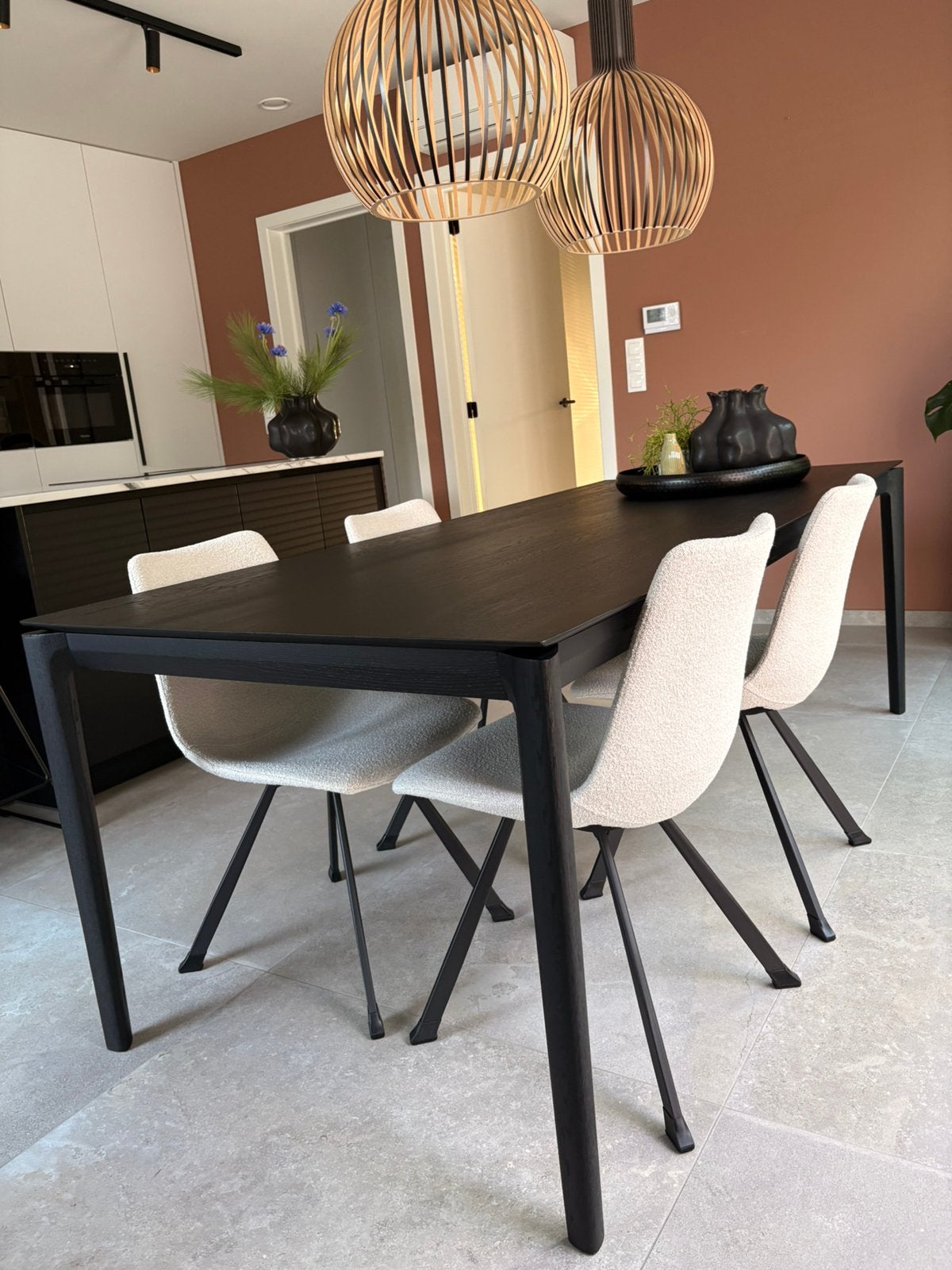 JUNTOO stoelen ecru off white bouclé - NIEUW !, Ophalen, Zo goed als nieuw, Stof