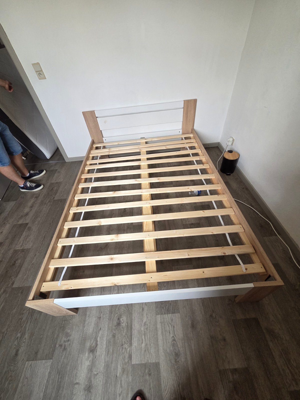 lit deux personnes, Maison & Meubles, Beige, Enlèvement, 200 cm, Bois