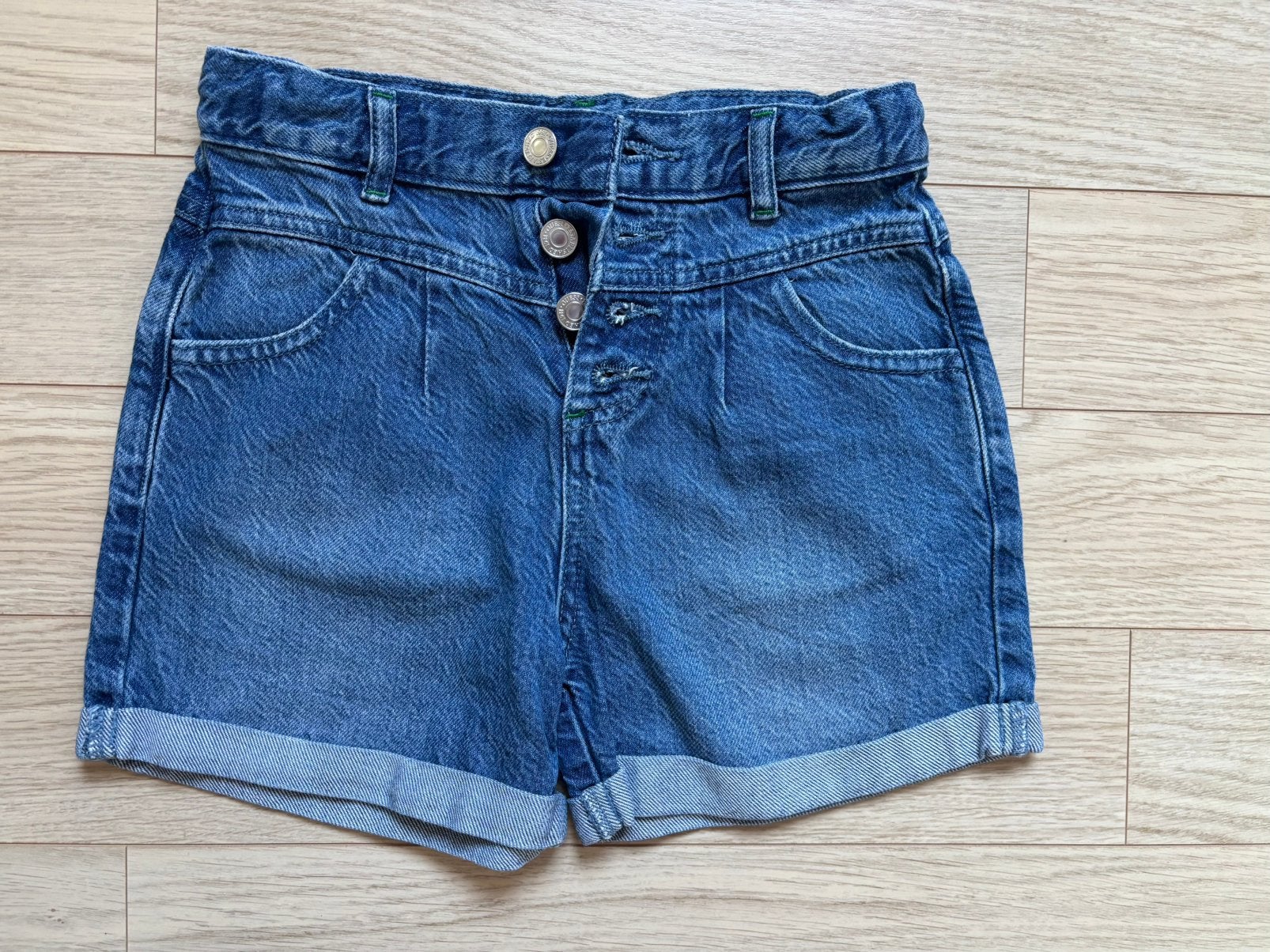 Jeans shortje Guess, Kinderen en Baby's, Kinderkleding | Maat 128, Verzenden, Gebruikt, Meisje, Broek